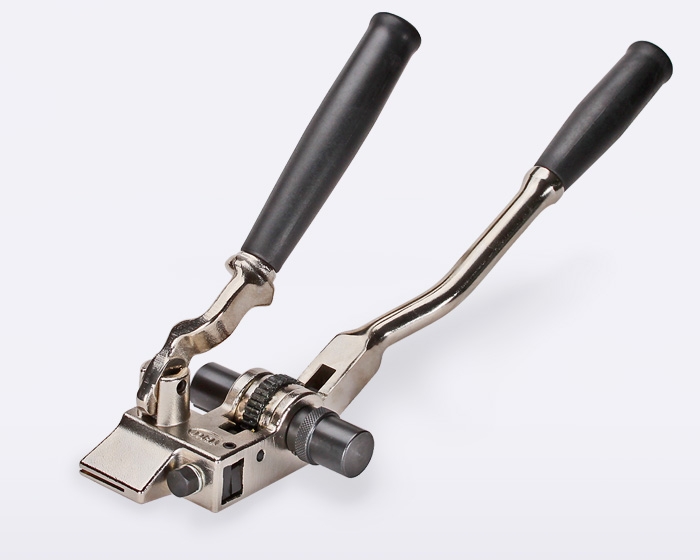 Инструмент ИНТ-20 с храповым механизмом для натяжения стальной ленты на опорах